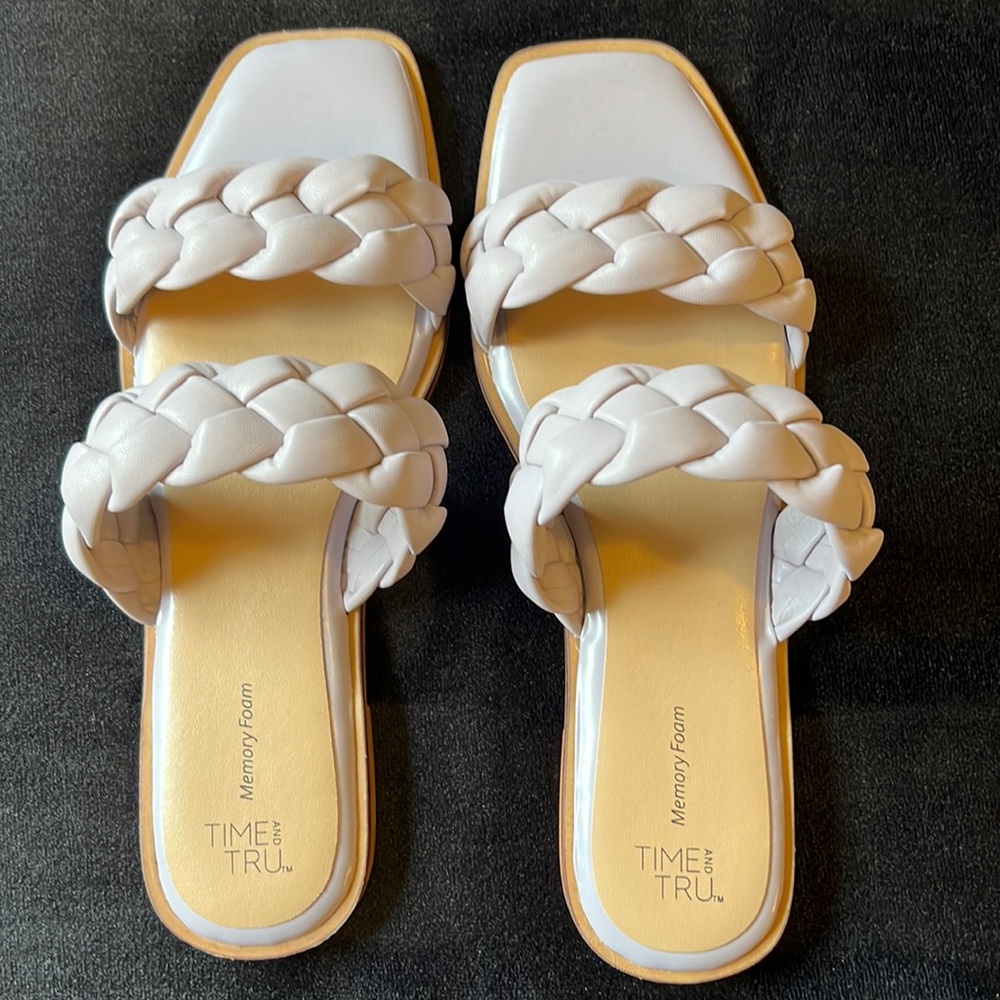 Nwot MEMORY FOAM SANDALS Sz 9